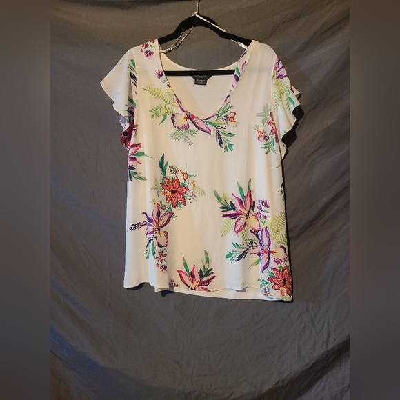 Butterfly sleeve white with flowers - Picture 1 of 1